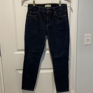Dark Wash Gap True Skinny Jeans - 27R